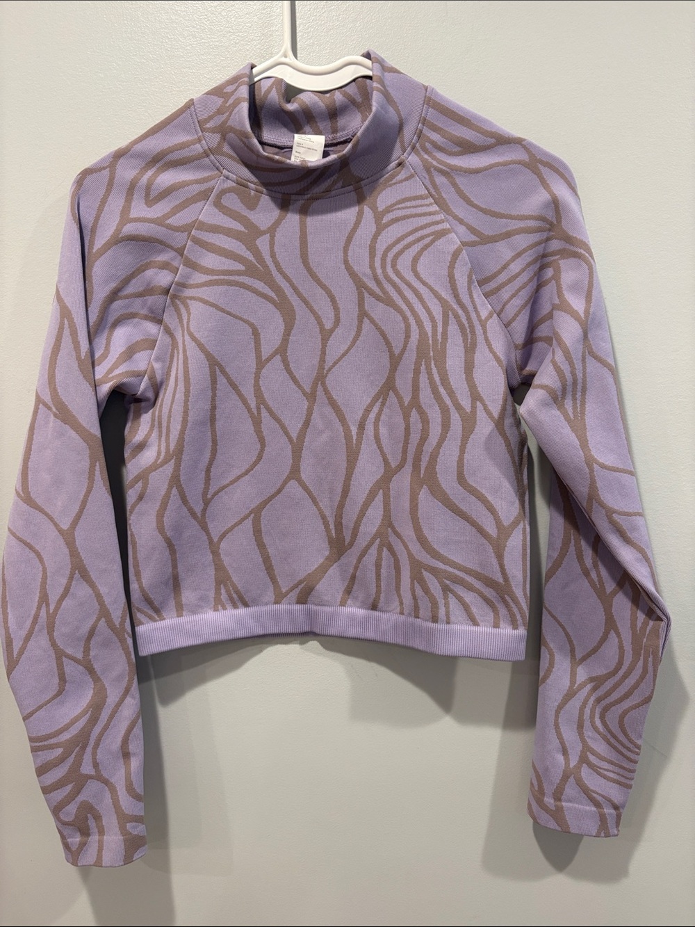 Fabletics Lavender and Beige Mock Neck Pullover ptp 15-18 length 18